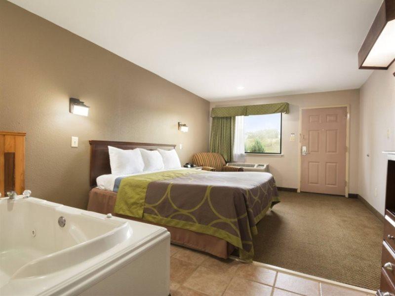 Super 8 Baton Rouge/I-12 Motel Exterior photo