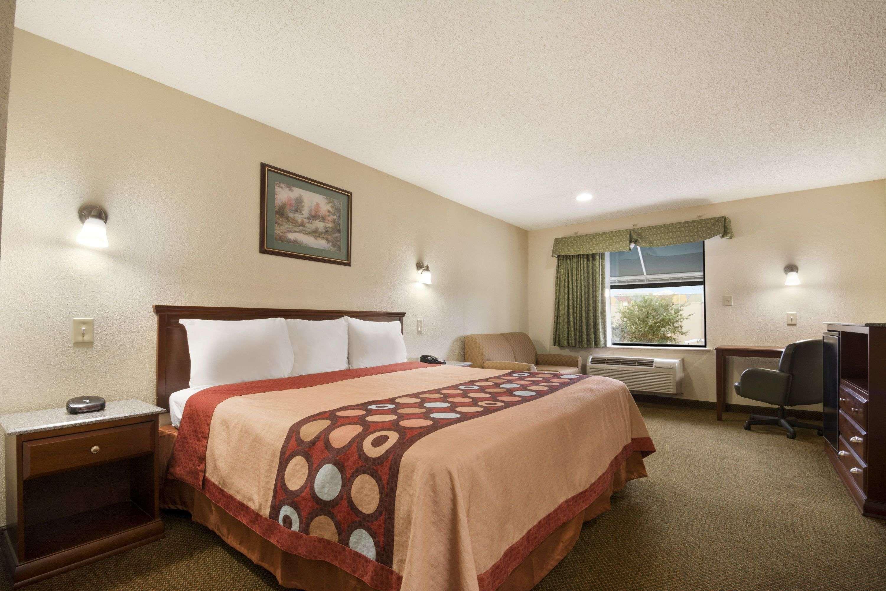 Super 8 Baton Rouge/I-12 Motel Exterior photo