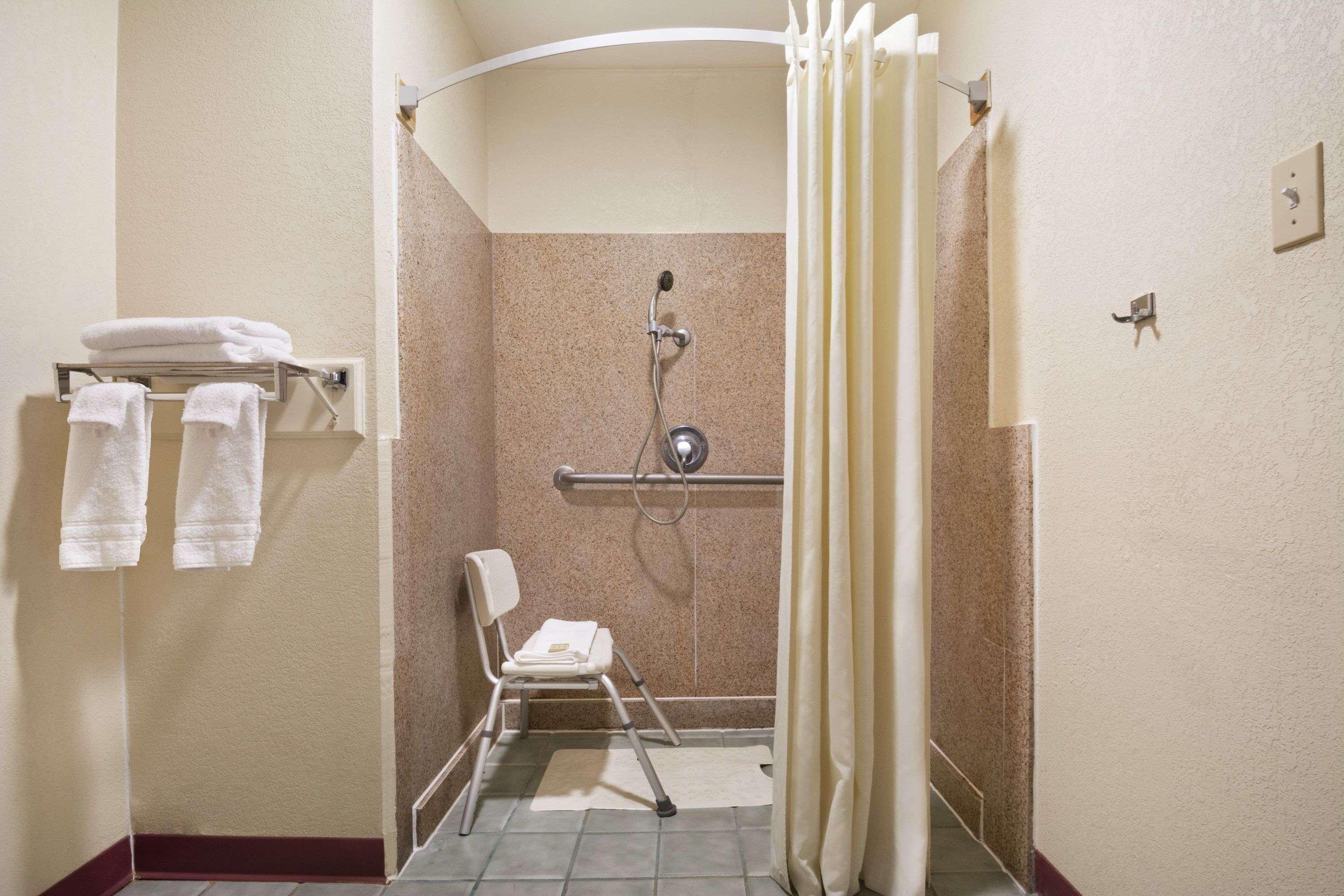 Super 8 Baton Rouge/I-12 Motel Exterior photo